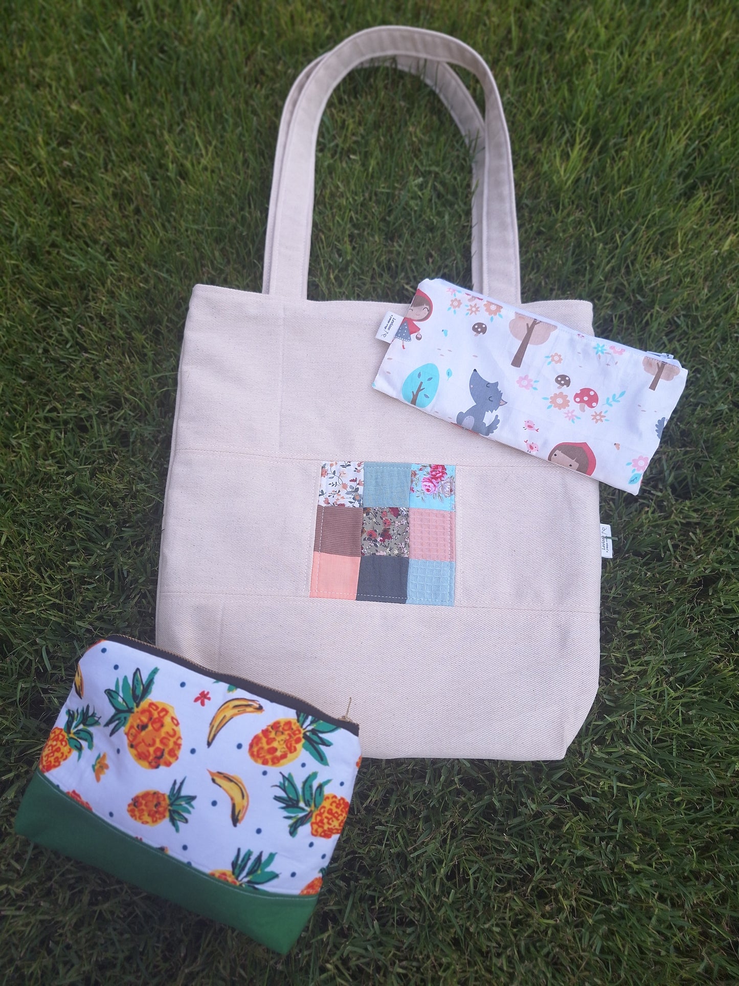 מארז פינוק- תיק צד, תיק רחצה וקלמר